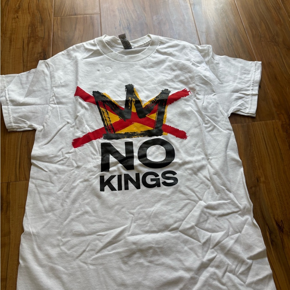 Gildan White Tee with Black, Red, and Yellow Crown Brush Graphic